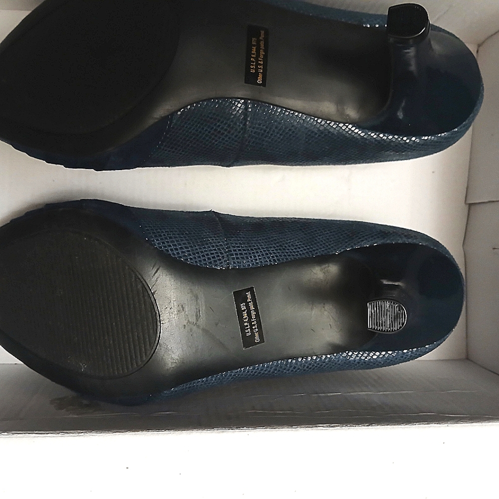 Navy Blue 3" heel by Karen Scott. SIZE 7M. NEW IN BOX.